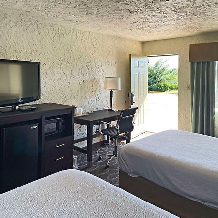 Quality Inn Clinton North Kültér fotó