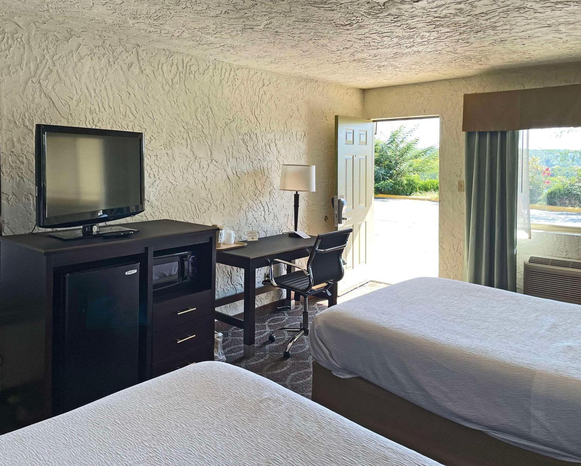 Quality Inn Clinton North Kültér fotó