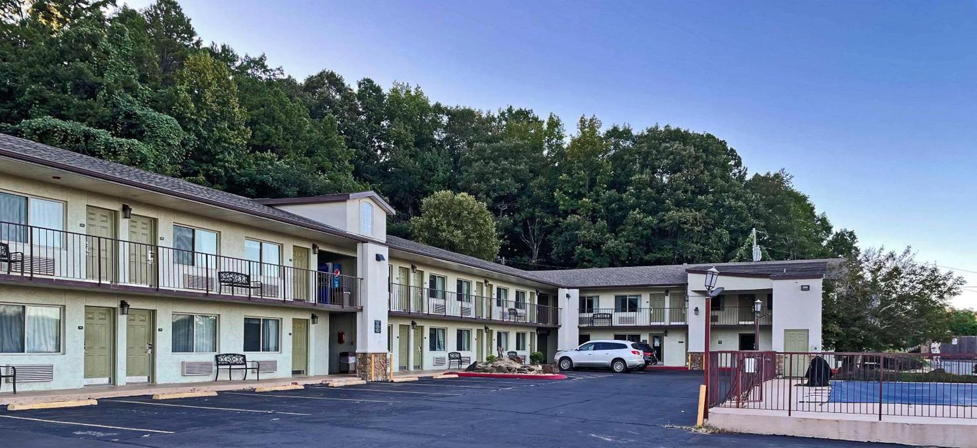 Quality Inn Clinton North Kültér fotó