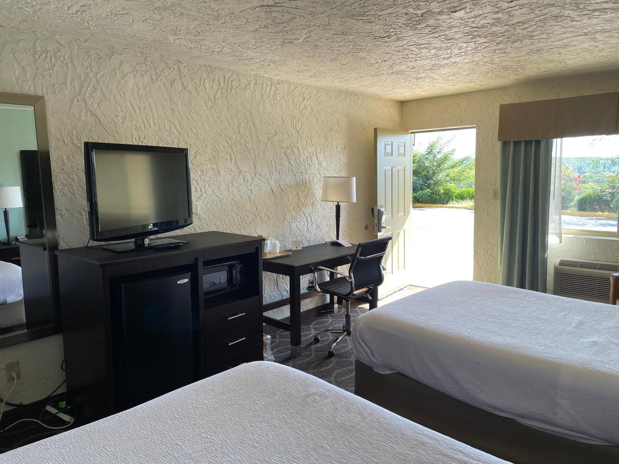 Quality Inn Clinton North Kültér fotó